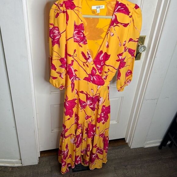 Color Me Courtney Eleanor Wrap Dress Small Yellow Floral - Picture 2 of 10